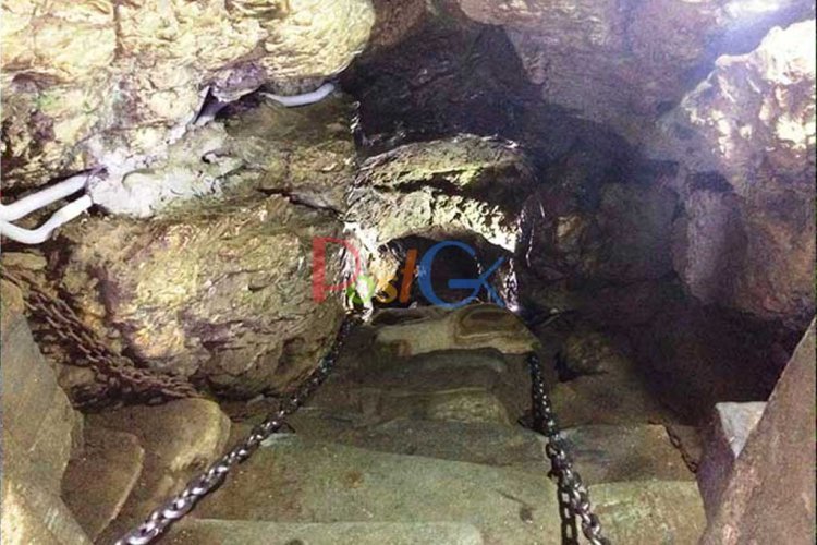 एक ऐसा दरवाजा जो कोई पार करता है ,वे पुरे शरीर के साथ पहुँचता है स्वर्ग में,यह स्थान भारत में स्थित है ।