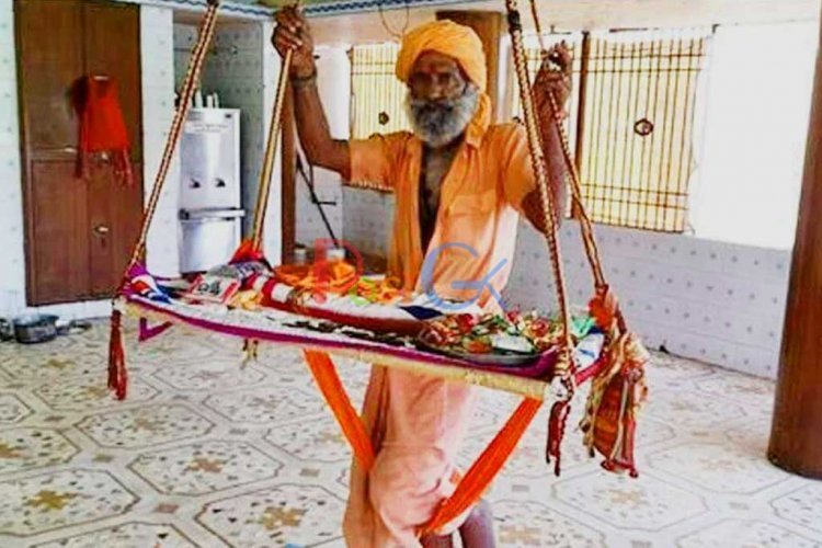 विश्वव्यापी कोरोना से लड़ने के लिए एक पैर पर खड़े मोरबी के इस महंत द्वारा कठोर तपस्या की
